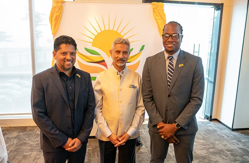 L-R: President of the India/Guyana Chamber of Commerce, Ramnaresh Sarwan; India’s External Minister, Dr Subrahmanyam Jaishankar; Senior VP of the Chamber, Steven Jacobs (Delano Williams photos)