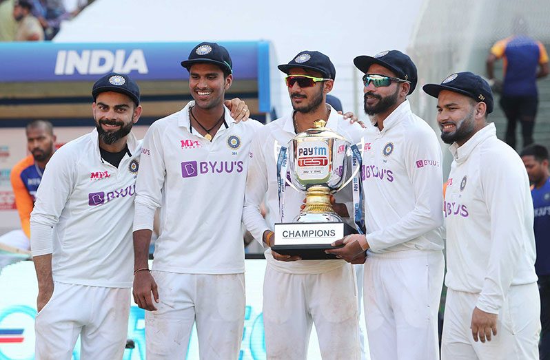 From left: Virat Kohli, Washington Sundar, Axar Patel, Mohammed Siraj and Rishabh Pant. (Getty)