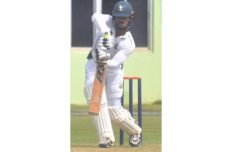 Tagenarine Chanderpaul bats for Guyana (Sean Devers photo)