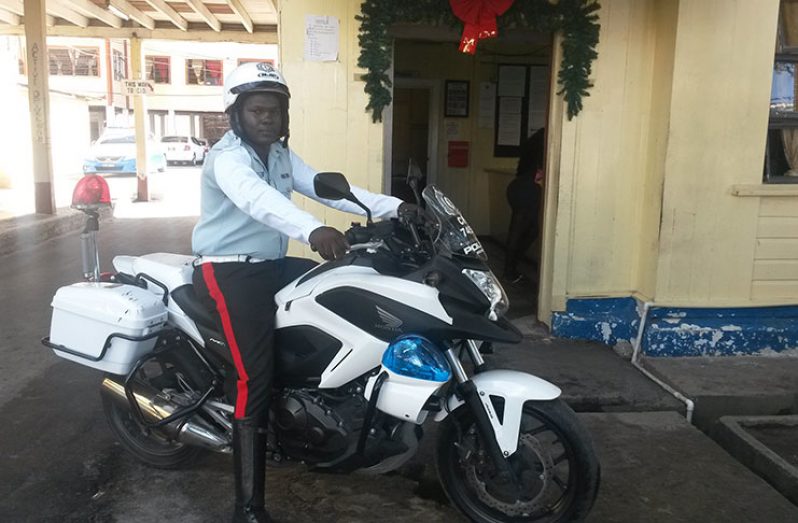 Police Constable Phillip
Chapman about to go and
control the flow of traffic