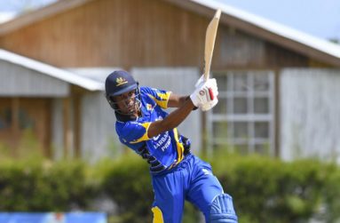 Roston Chase hit an unbeaten 86 from 81 balls.