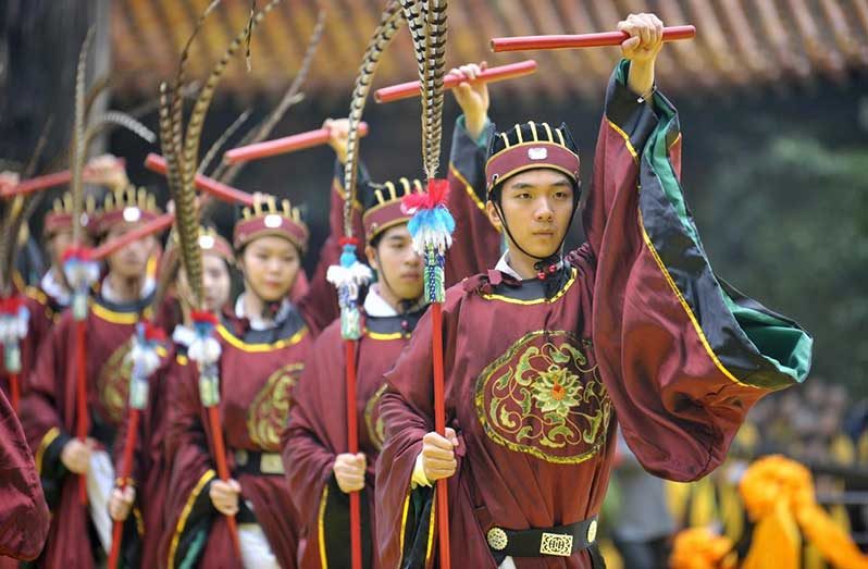 A ceremony is held to commemorate the 2,572nd birthday of Confucius in Qufu, Jining, Shandong province, the home province of the great Chinese thinker, Sept 28, 2021. [Photo by Yang Guoqing/for chinadaily.com.cn]