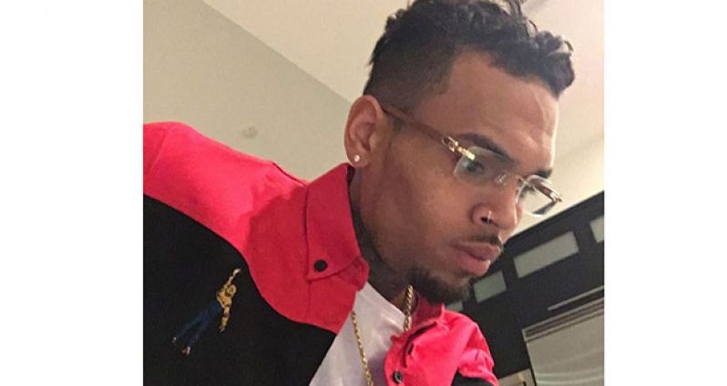 PICS Chris Browns Cornrows Breezy Debuts New Hairdo  Love Or Loathe   Hollywood Life