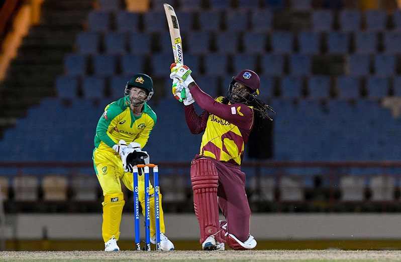 Chris Gayle smashed seven sixes and four fours in his 38-ball 67 .