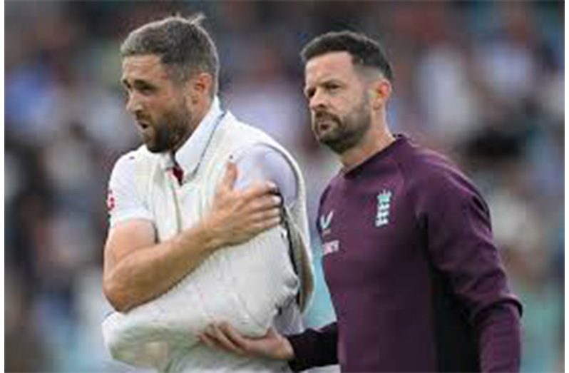 Chris Woakes suffers shoulder injury