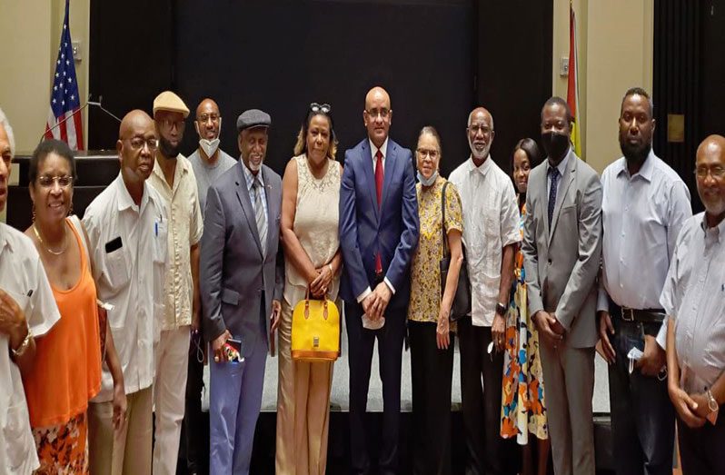Vice-President Bharrat Jagdeo with members of the Guyanese Diaspora who attended a lecture hosted by the Rice University’s Baker Institute of Public Policy