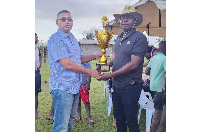 Divisional Commander, Assistant Commissioner Khali Pareshram hand over trophies to the various winners and teams
