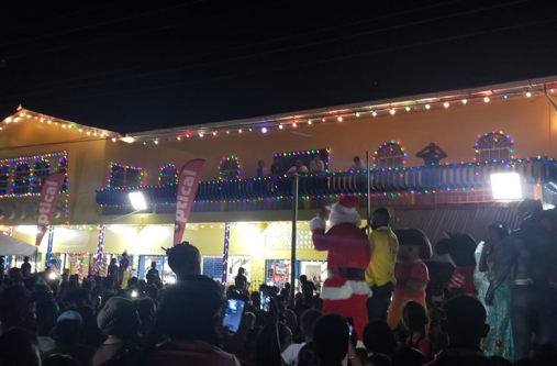 Courts Richmond Christmas Tree light-up