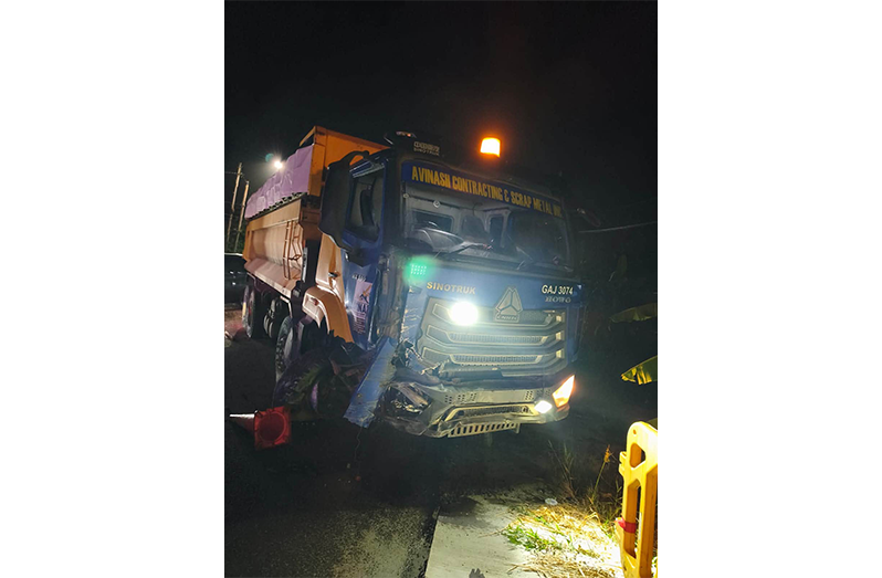 According to police, the lorry, driven by a 36-year-old resident of Land of Canaan, was proceeding south along the eastern driving lane of the Timehri Public Road at a reportedly fast rate of speed when the driver allegedly swerved southwest and collided with minibus BAH 6588