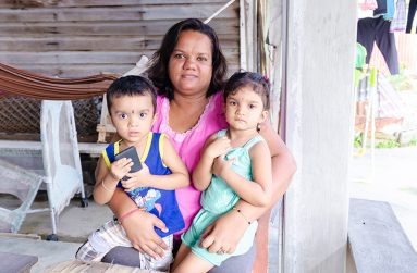 Rosita Kerut and her children (Delano Williams photos)
