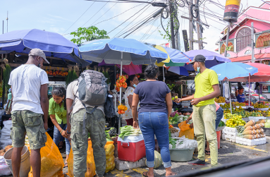 Parika Market with farm-fresh produce