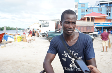 Pushcart operator Enoch Hoyte (Carl Croker photos)
