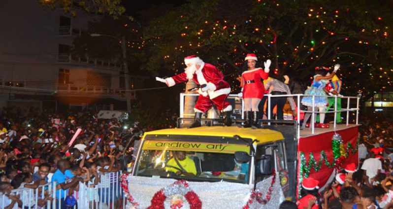 Courts Santa Parade
