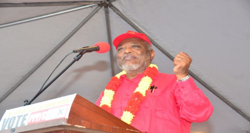 Prime Minister Samuel Hinds addressing the residents of Linden specifically on the Bauxite Industry.