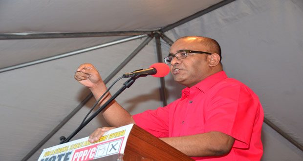 Former President Bharat Jagdeo urging residents of Linden to choose wisely and re-elect the PPP/C.