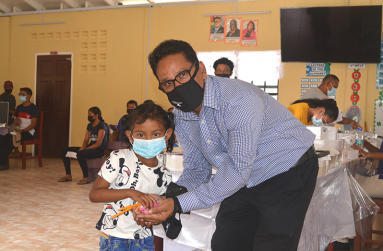 Project Coordinator Richard B. Mahase at the outreach in Waramuri, Moruca (Telesha Ramnarine photos)