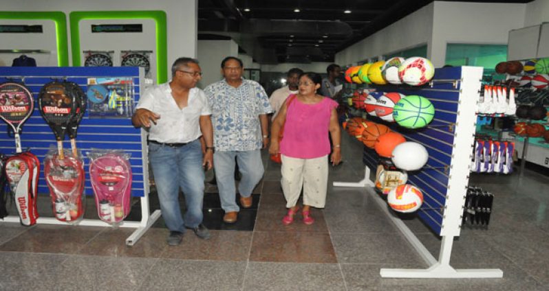 The PM, Mr Roy Beepat and Mrs Nagagmootoo touring one of the Mall’s several department stores