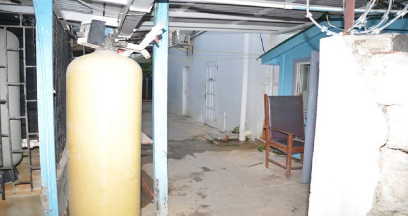 The small area which is used to transport waste to the garbage collectors.