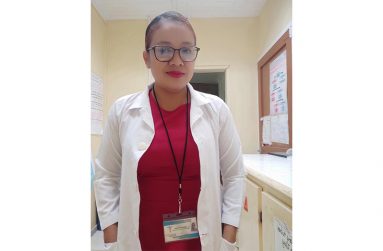 Malaria microscopist Daisia Thomas