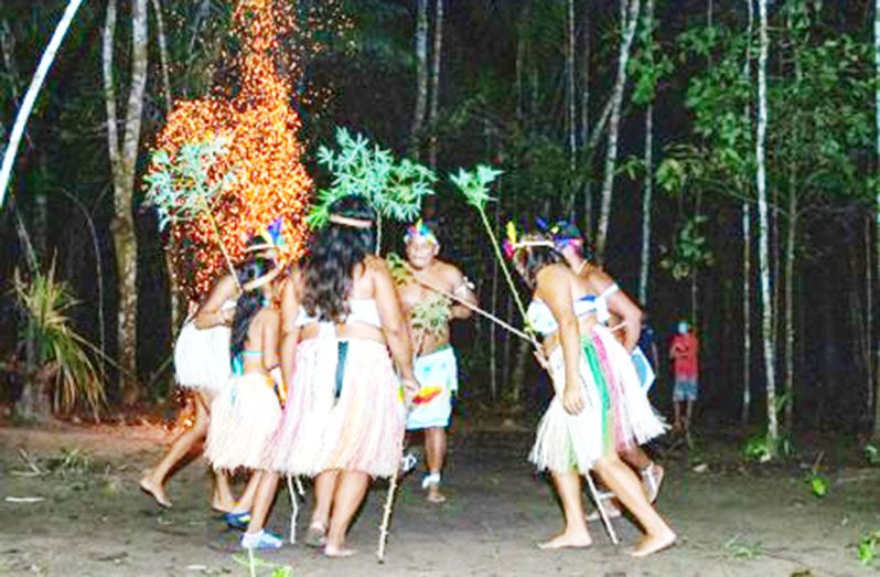 Moraikobai Culture group doing a dance (DPI photo)
