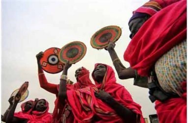 Darfuri women participate in a peace rally on International Peace Day at the town of Al -Fashir in North Darfur. (Reuters photo)