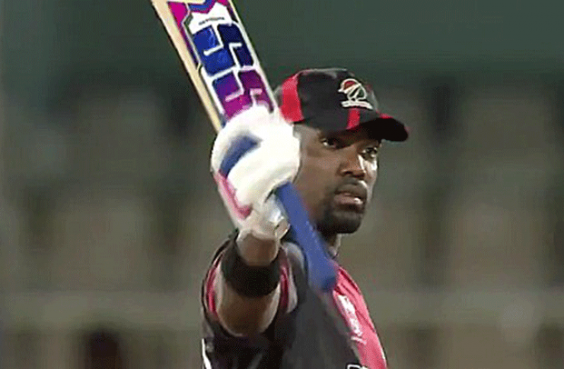 Darren Bravo passed 400 runs with his third straight half-century.