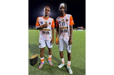 Slingerz goal scorers Darren Niles and Kelsey Benjamin.