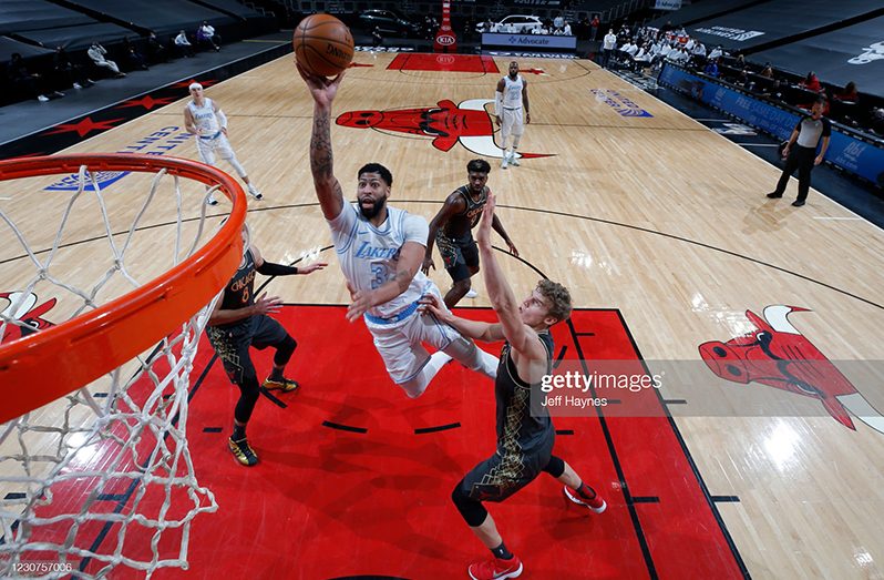Anthony Davis #3 of the Los Angeles Lakers shoots the ball against the Chicago Bulls on January 23, 2021 at United Center in Chicago, Illinois.  (Photo by Jeff Haynes/NBAE via Getty Images)