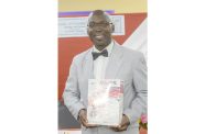 Dr Keith Cummings, who donated a quantity of medical books to the University of Guyana on Thursday (Delano Williams photo)