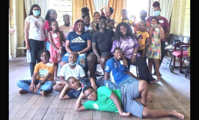 Simone Dowding with assistant directors and participants of this year’s drama workshop