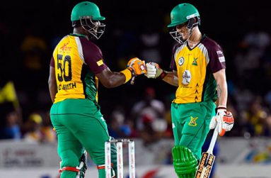 Dwayne Smith and Nic Maddinson shared a 92-run opening stand.