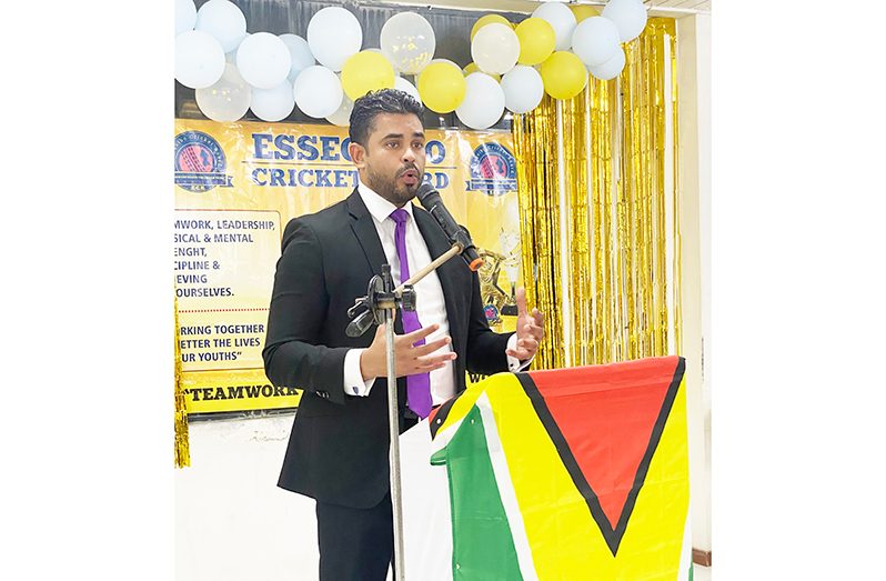 Minister Charles Ramson speaking at the award ceremony
