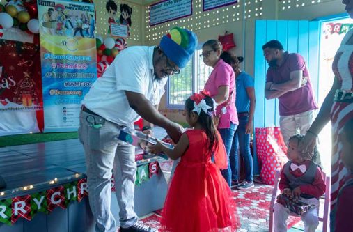 The ERC remains steadfast in its commitment to promoting harmony and good relations among all. The toy distribution in Kabakaburi is one of several community-focused activities planned for the holiday season, all aimed at strengthening social bonds and nurturing understanding across the nation