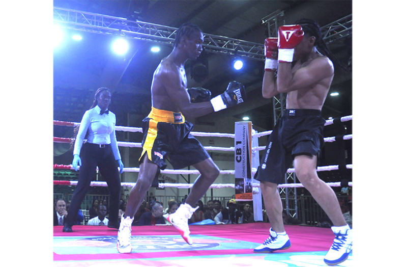 Guyanese Jamal Eastman beat Surinamese kickboxer Edinio Ginsberg by unanimous decision in the junior welterweight bout