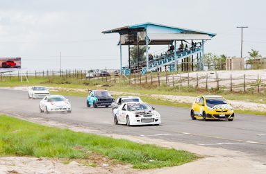 Endurance racing action saw a large field of drivers (Vickanand Sudhir Deokie Photography)