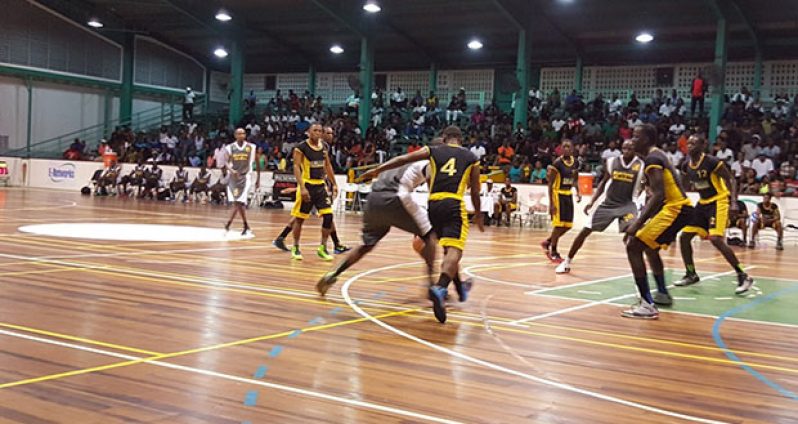 Part of the action in the final between Bounty Colts and and Linden Retrieve Raiders on Saturday night.. 
(sannsportsphoto)