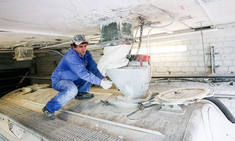 A wheat flour mill in the Russian Federation (FAO photo)