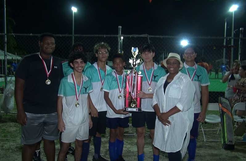 GCC Outlaws boys with their U17 trophy