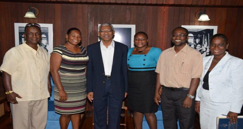 President David Granger stands with members of the GTU following a  meeting at the Ministry of the Presidency on Thursday. In photo, from left, are Lancelot Baptiste, Sumanta Alleyne, President David Granger, Coretta Mc Donald, Mark Lyte, and Lesmeine Collins