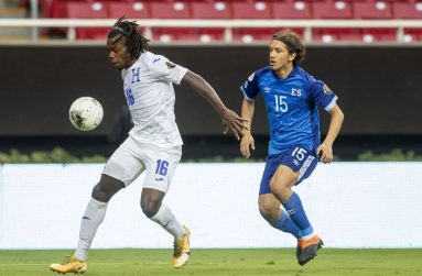 José García of Honduras (left) and Eric Dueñas of El Salvador seek for possession in a Group B match of the Concacaf Men's Olympic Qualifiers at the Akron Stadium in Guadalajara, Mexico on Monday. (Photos: Mexsport/ concacaf.com)