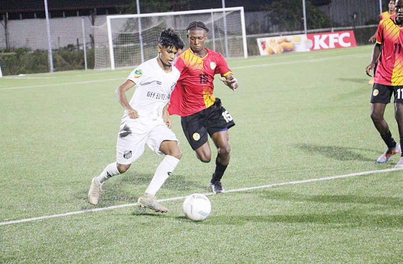 Santos goal scorer Ravi Coates on the ball