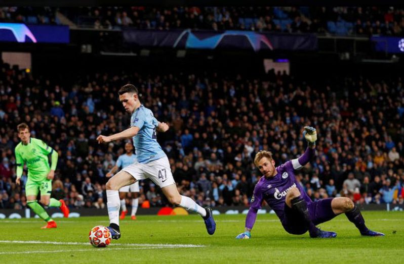 Manchester City's Phil Foden scores their sixth goal. (REUTERS/Phil Noble)
