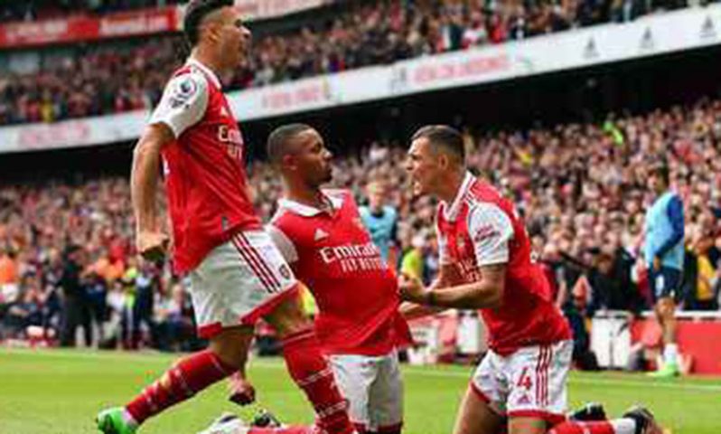 Arsenal's Gabriel Jesus (C) celebrates scoring their second goal with Granit Xhaka and Gabriel Martinelli (Reuters photo)