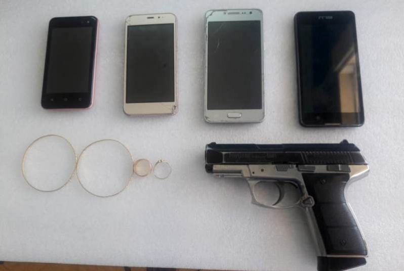 The items which the police recovered from the suspected bandit.