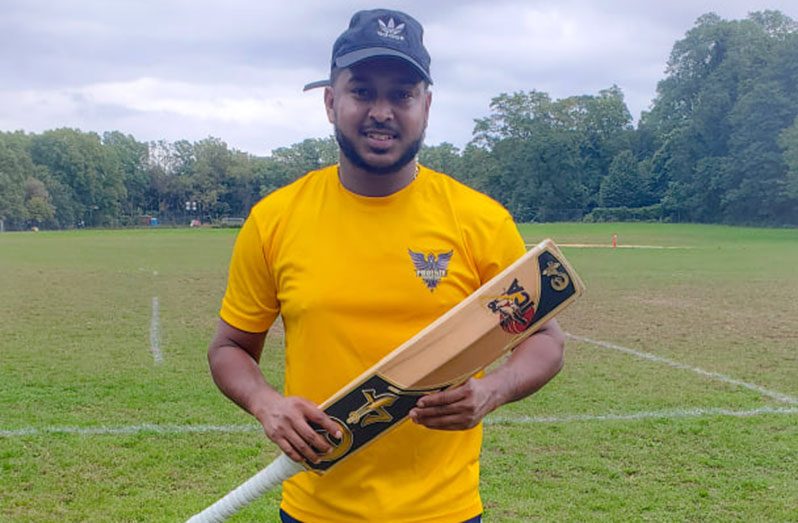 Chandrapaul Hemraj belted 14 sixes and four fours in his 40-ball 113.