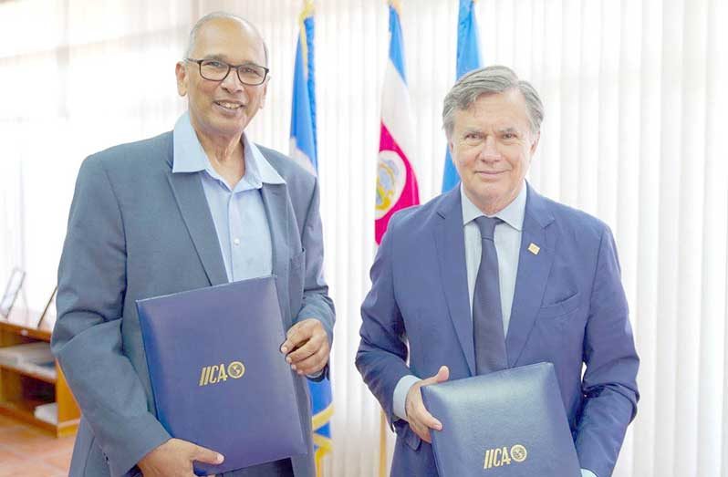 Guyanese agronomist Muhammad Ibrahim (left) will serve as IICA Director General for the period 2026-2030, succeeding Argentine veterinarian Manuel Otero, who held the position for two consecutive terms