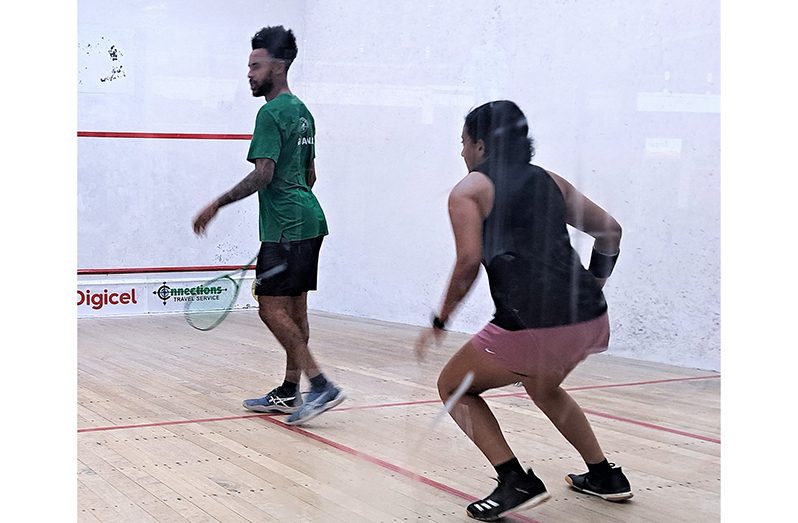 Daniel Ince (right) beat Ashley De Groot on Thursday night at the Georgetown Club (Sean Devers photo)