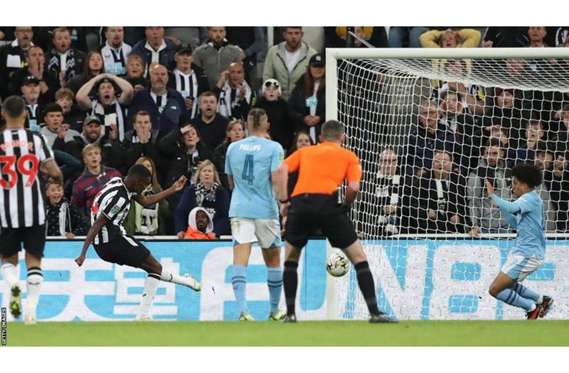 Isak scored his fourth goal of the season for Newcastle