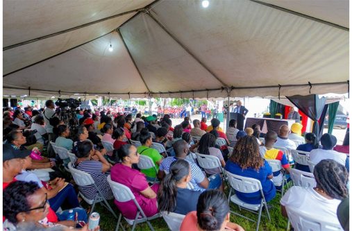 Vice-President Dr. Bharrat Jagdeo engaging Region 10 residents in Linden on Friday