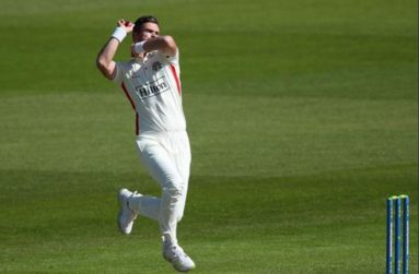 Lancashire beat Gloucestershire in thrilling finish